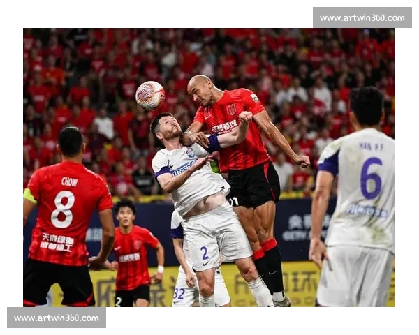 3-1 逆转!泰山阻击海港,中超争冠格局大乱 3-1 逆转!泰山阻击海港,中超争冠格局大乱